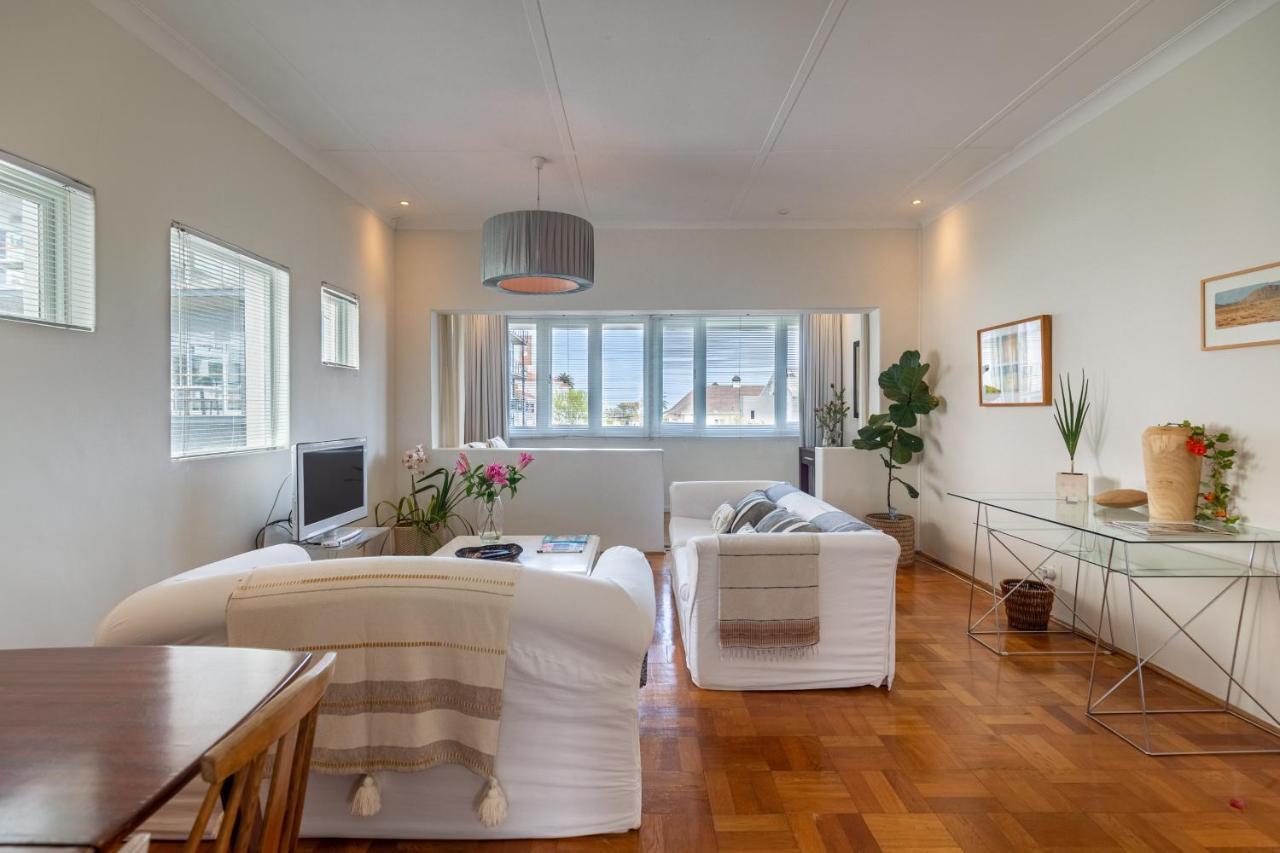Portswood Mews - Chic White Studio Apartment Green Point Kaapstad Buitenkant foto