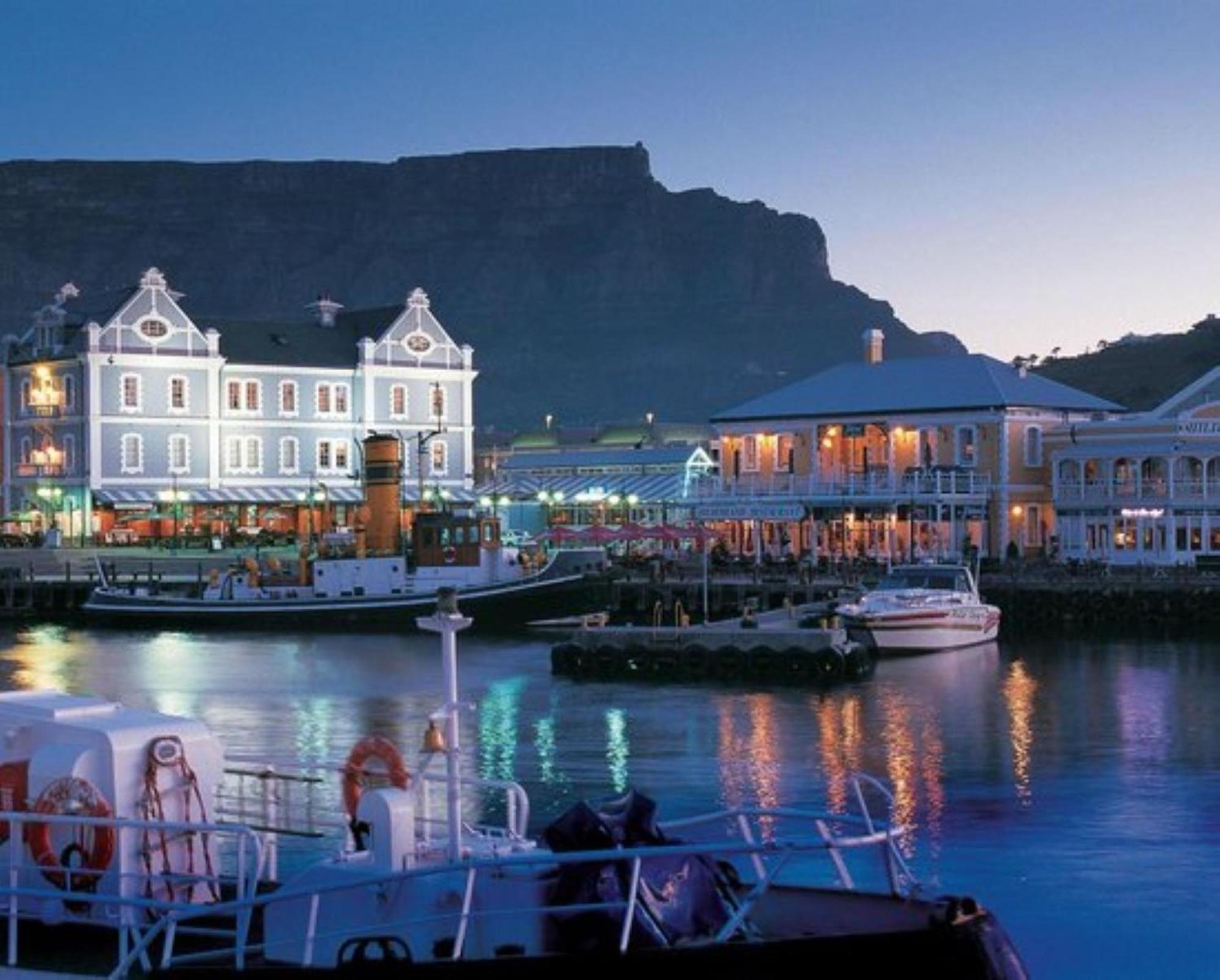 Portswood Mews - Chic White Studio Apartment Green Point Kaapstad Buitenkant foto