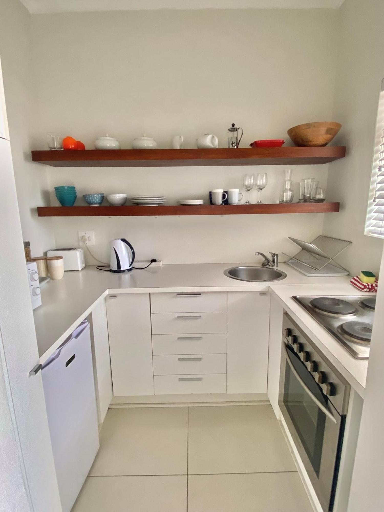 Portswood Mews - Chic White Studio Apartment Green Point Kaapstad Buitenkant foto