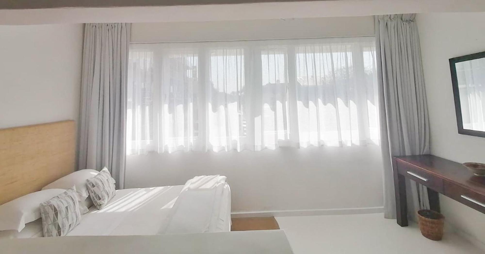 Portswood Mews - Chic White Studio Apartment Green Point Kaapstad Buitenkant foto
